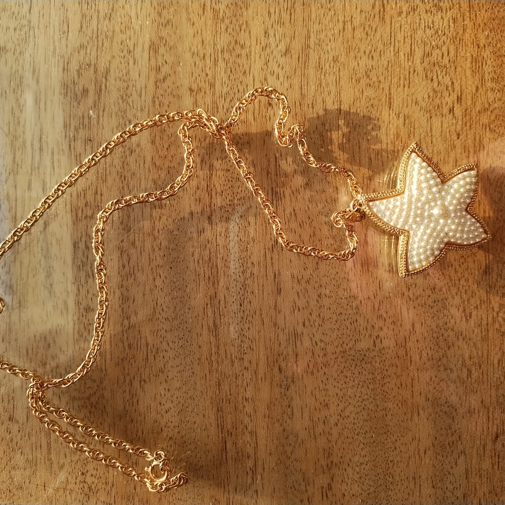 Gold Starfish Pendant Necklace